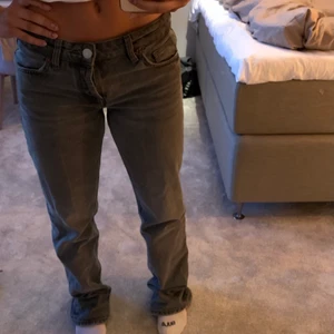 Zara jeans -  snygga midrise jeans från zara!