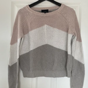 Stickad randig  - Jätte snygg stickad som ja andhämtning väl