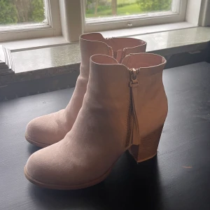 Skor - Rosa klackskor i storlek 38. 90kr + frakt 