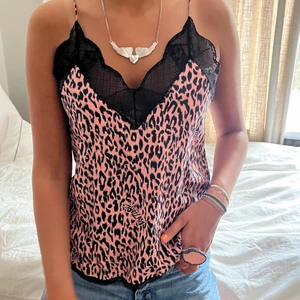 Zadig linne!!! - Säljer detta superfina linne från Zadig som är använd endast 1 gång!! Högsta bud 700kr