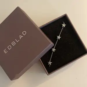 Fint stjärnarmband från Edblad som knappt har använts💞💞 kan mötas upp eller frakta, om ni vill ha mer bilder elller detaljer kom privat!