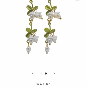 Wos örhängen  - Ett par HELT oanvända örhängen från märket wos. Köpta för 400kr och säljs för 200kr❤️