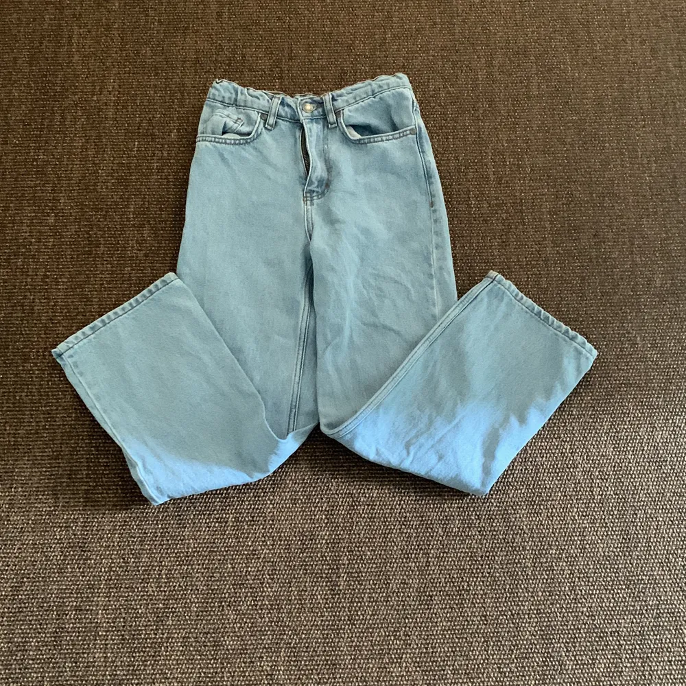 Basic gekås Ullared jeans från barn avdelningen  Använt 5-10 gånger . Jeans & Byxor.