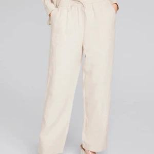 Linnebyxor - Säljer dessa superfina linnebyxor från Cubus, de är använda ca 3 gånger och superfint skick!💗