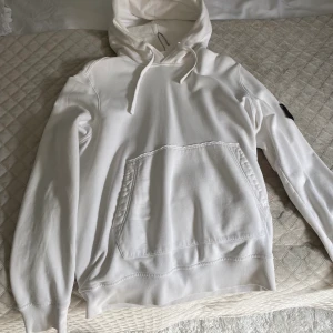 Stone island - Använd men i bra skick, tvättat som den ska utan patchen.   Nypris 2700 