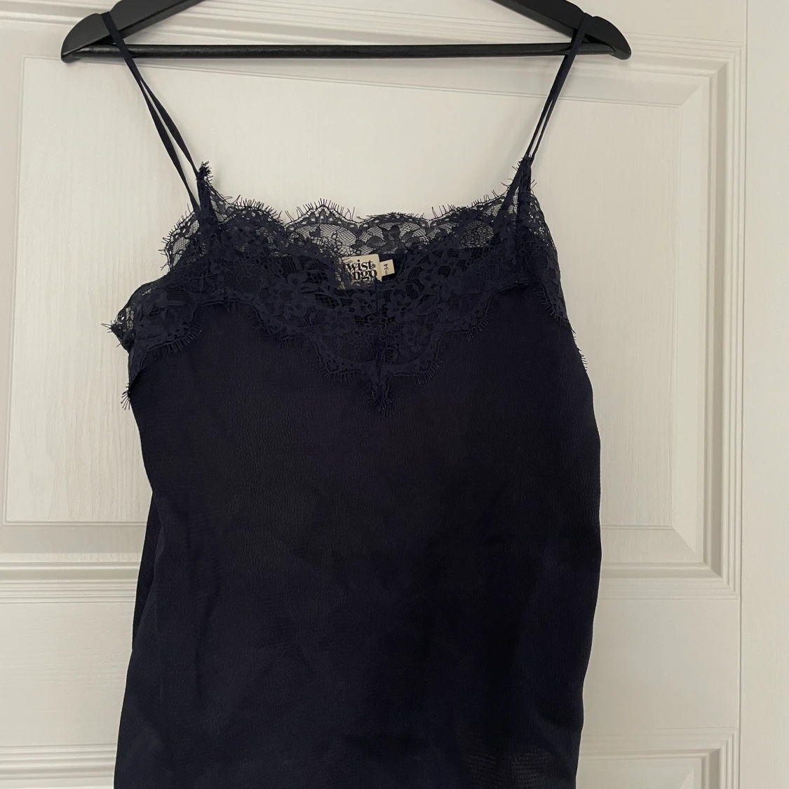 Linne spets mörkblå Twist & Tango
