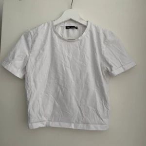 Tshirt kortare i modellen  - Nyskick!