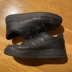 Nike Air Force 1 - Använda men i bra skick!