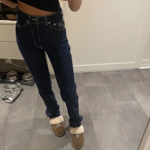 Coola jeans - As coola jeans som inte kommit till användning, lite långa på mig som är 1,72 ungefär 💛