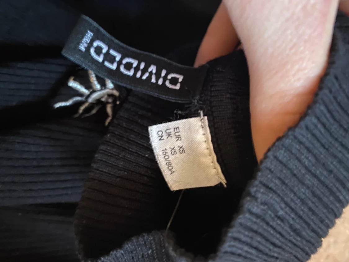 Long sleeved black top  - 90