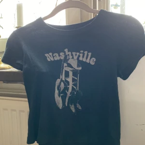 Brandy Melville topp - Säljer pågrund av ingen användning. Toppen är nästan i nyskick. Man kan pruta💗