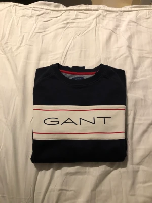 Gant tröja - Hej! Säljer min nya oanvänd bara tröja för ett super skick, hör gärna av er.