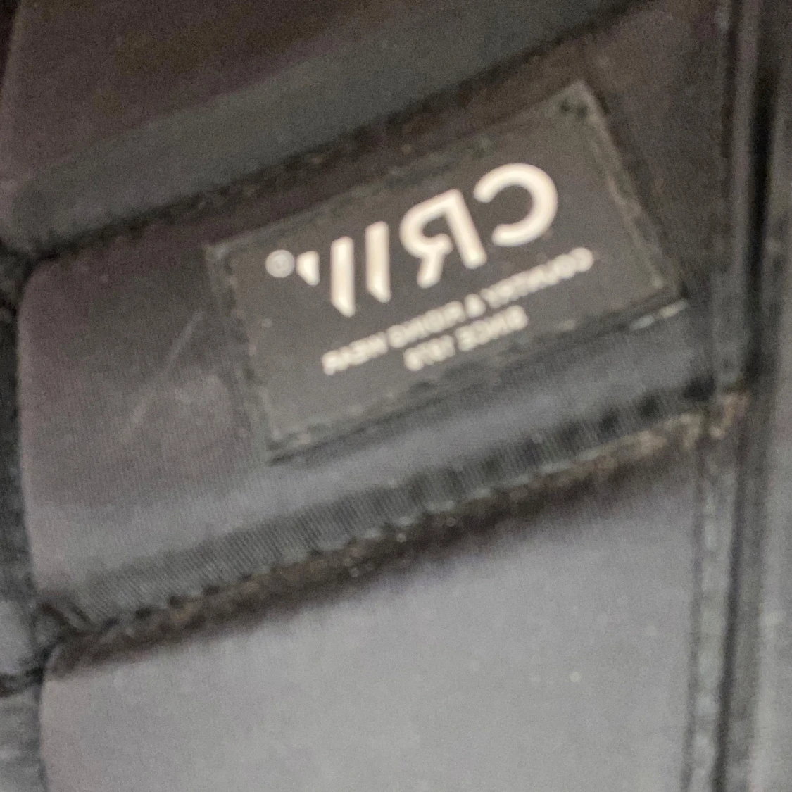 Jettesnygg och bekväm ridväst från crw.