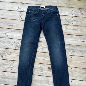”Acne studios” jeans - Säljer ett par sjukt snygga jeans från ”Acne studios”  i storlek 30/32 och är i slim fit. Jeansen är i nyskick.