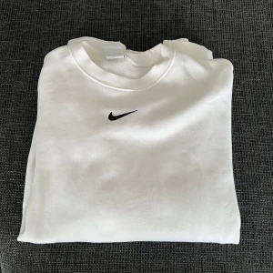 Nike oversized sweatshirt  - Har inte blivit använd 