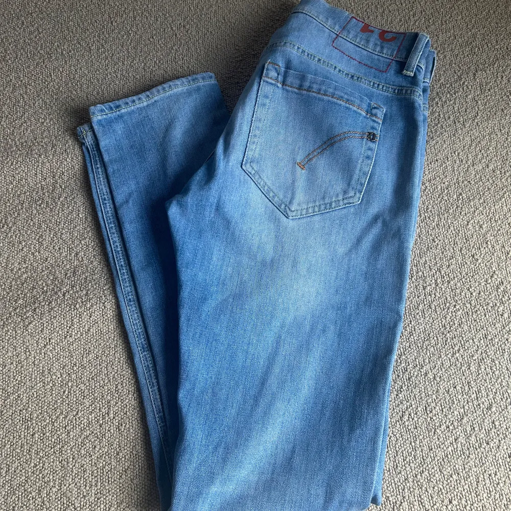 Säljer nu mina helt nya dondup george jeans i storlek 31 vid ytterligare frågor eller funderingar är det bara att skriva ✍️ . Jeans & Byxor.