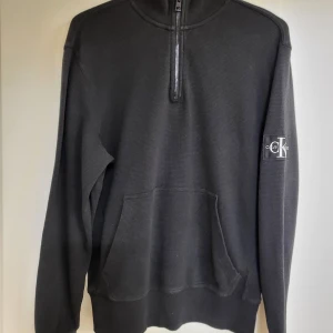Tröja Calvin Klein - Tröja i mycket bra skick från Calvin Klein i strl. S.