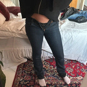 Super lowaist jeans! - Skit snygga tiger of sweden jeans som itne längre passar mig! Orginal pris 1800kr. Pris kan diskuteras 