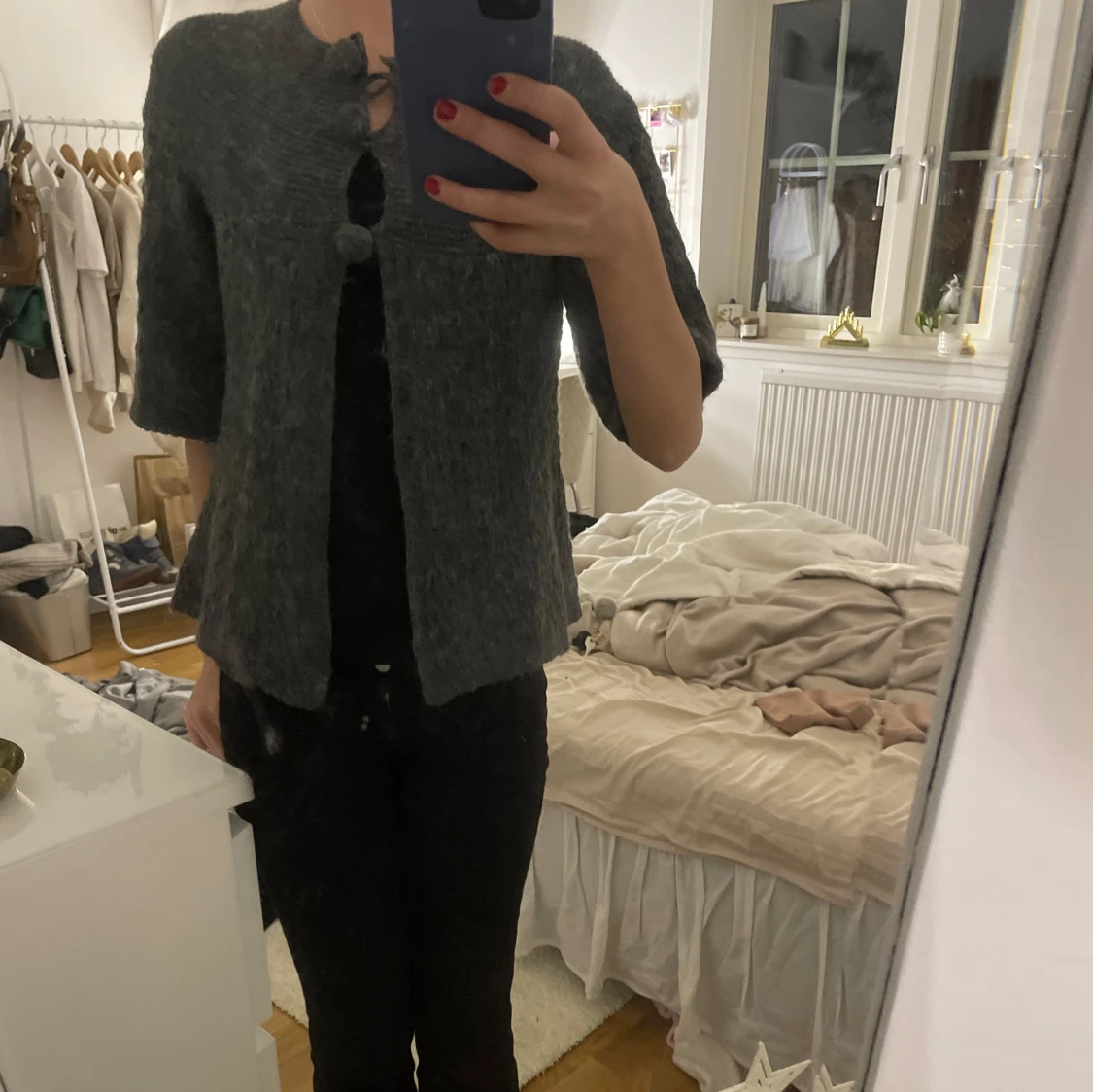 Grå kofta med knappar - 90