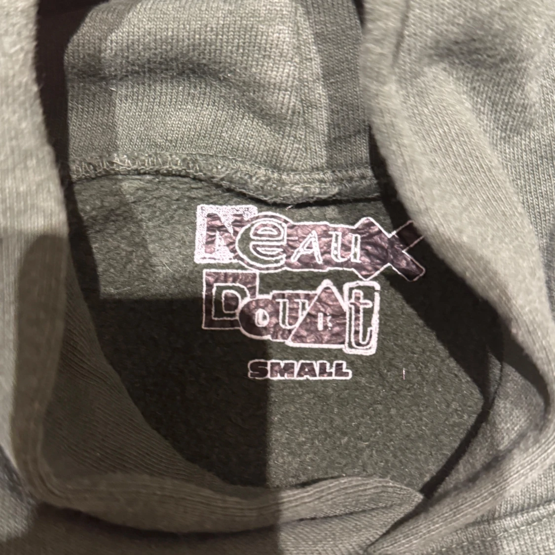 Mörkgrön hoodie med tryck - 90