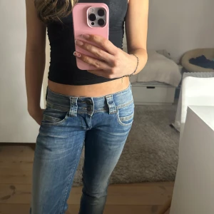 Peppe jeans  - Säljer mina super snygga Peppe jeans. De kommer inte till användning men dom är super snygga. Jag är 160cm å de passar mig perfekt. 