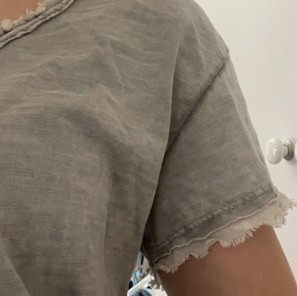 Beige T-shirt från NoWomensLabel - 91