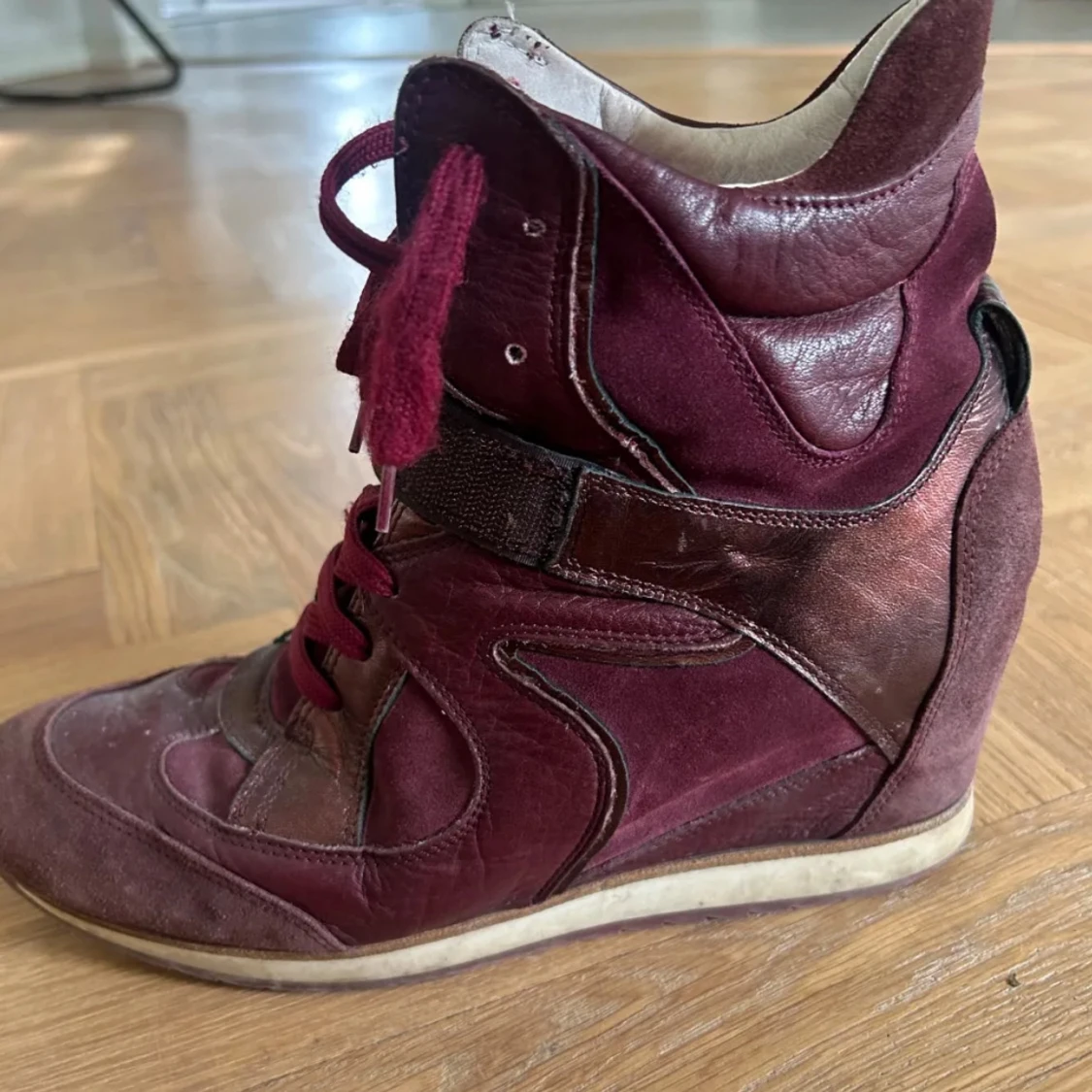 Isabelle markant liknade - 90