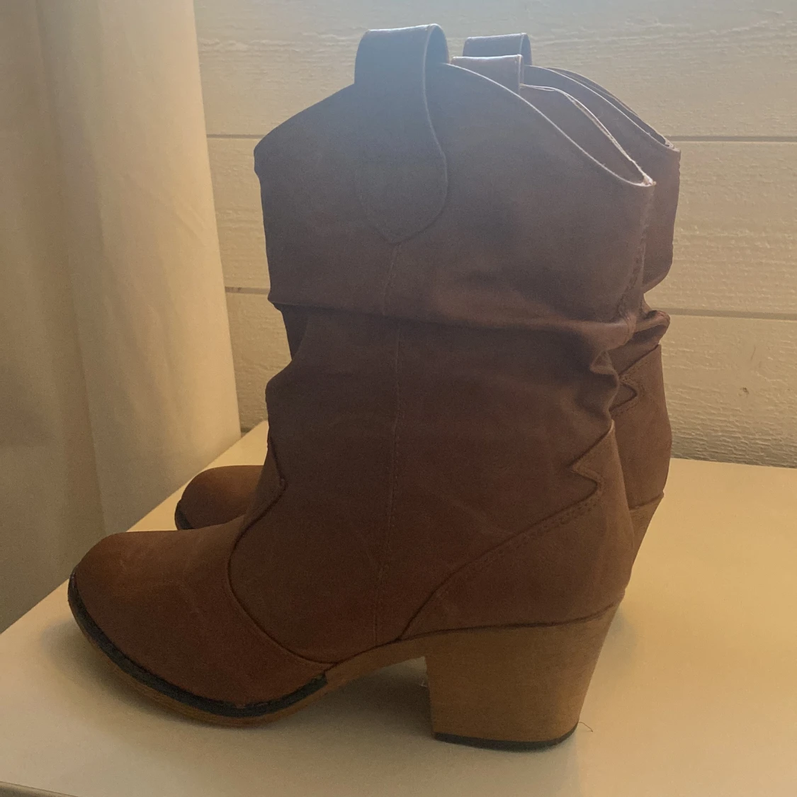Bruna cowboy boots med klack - 90