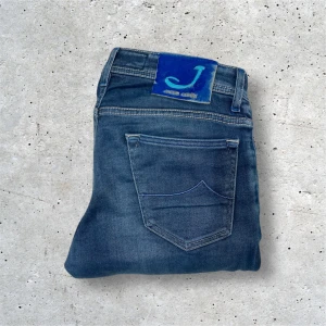 Jacob Cohen Jeans - 622 - Säljer dessa trendiga Jacob Cohen jeansen!  Size - 31 Condition - 9/10  Hör av er i PM vid eventuella frågor!