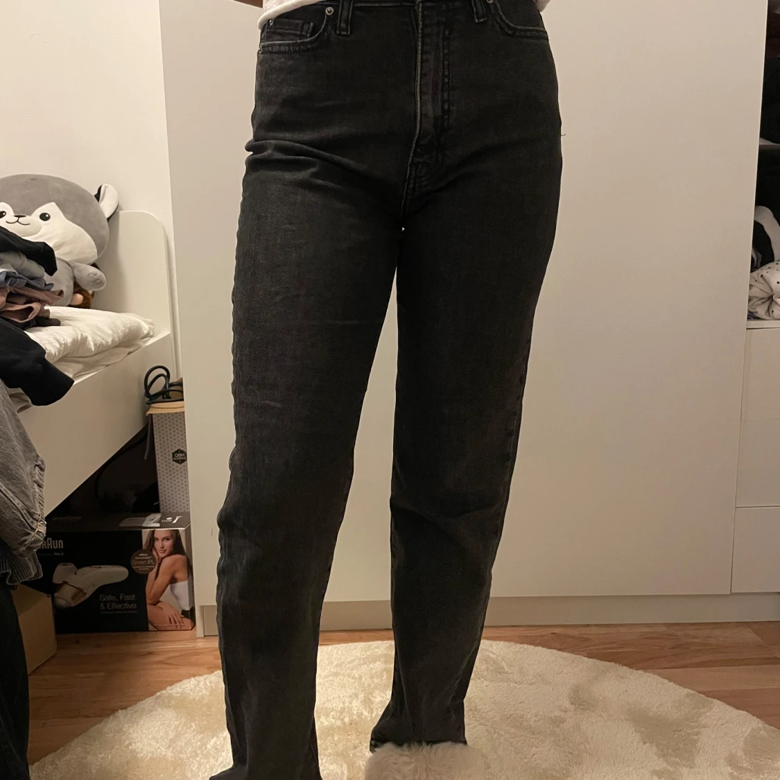 Svarta jeans i straight modell