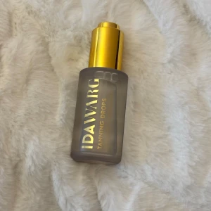 Ida warg tanning drops  - Säljer pga det kommer inte till användning och används ca 2 gånger. Perfekt till vintern nu 🩷