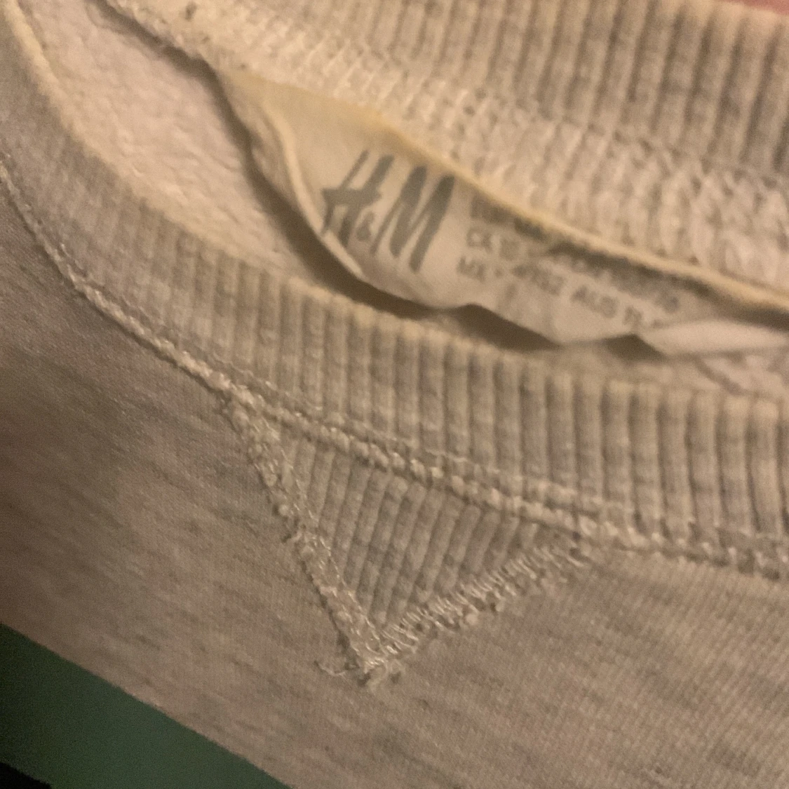 Grå sweatshirt från H&M med Tokyo-tryck - 91