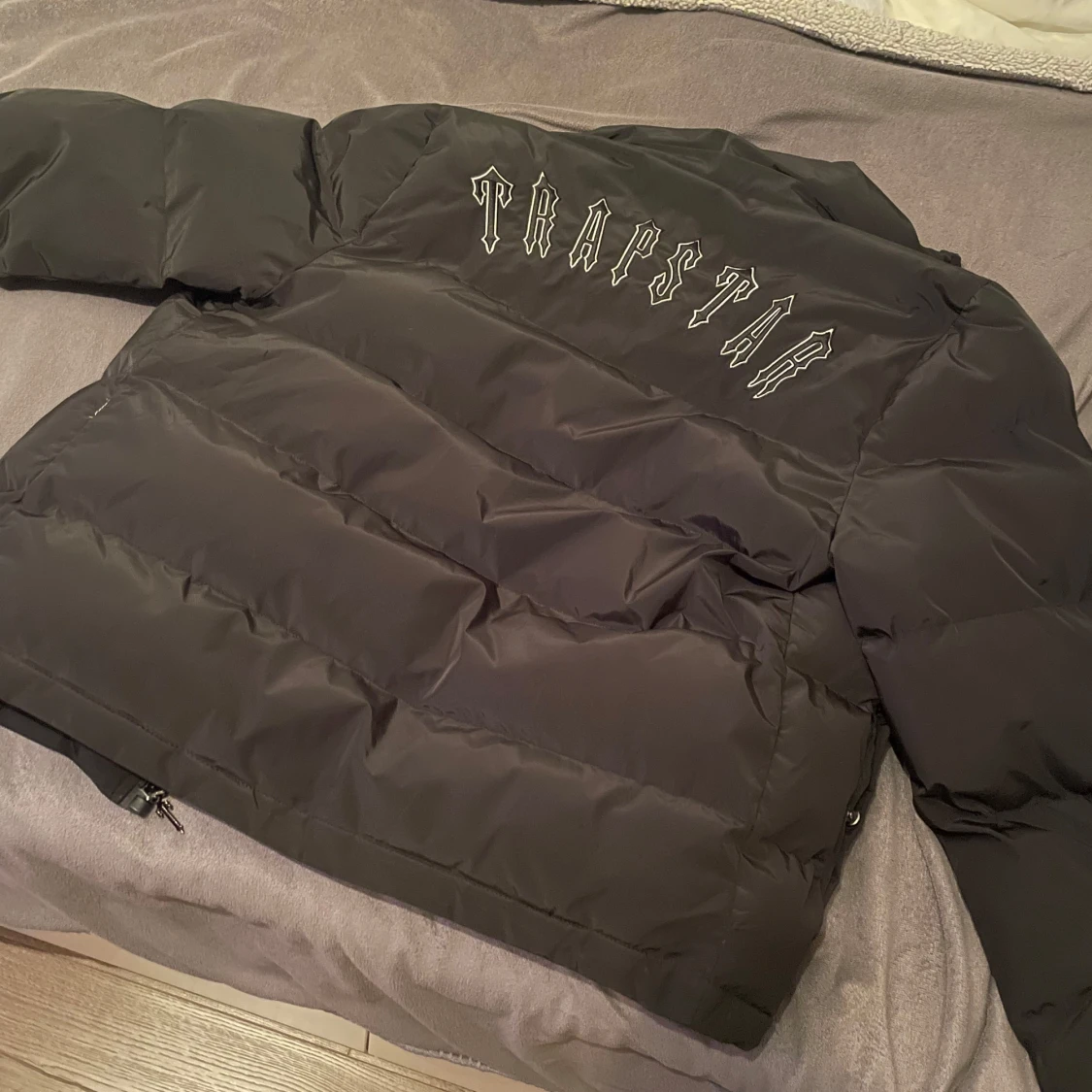 Svart pufferjacka från Trapstar - 90