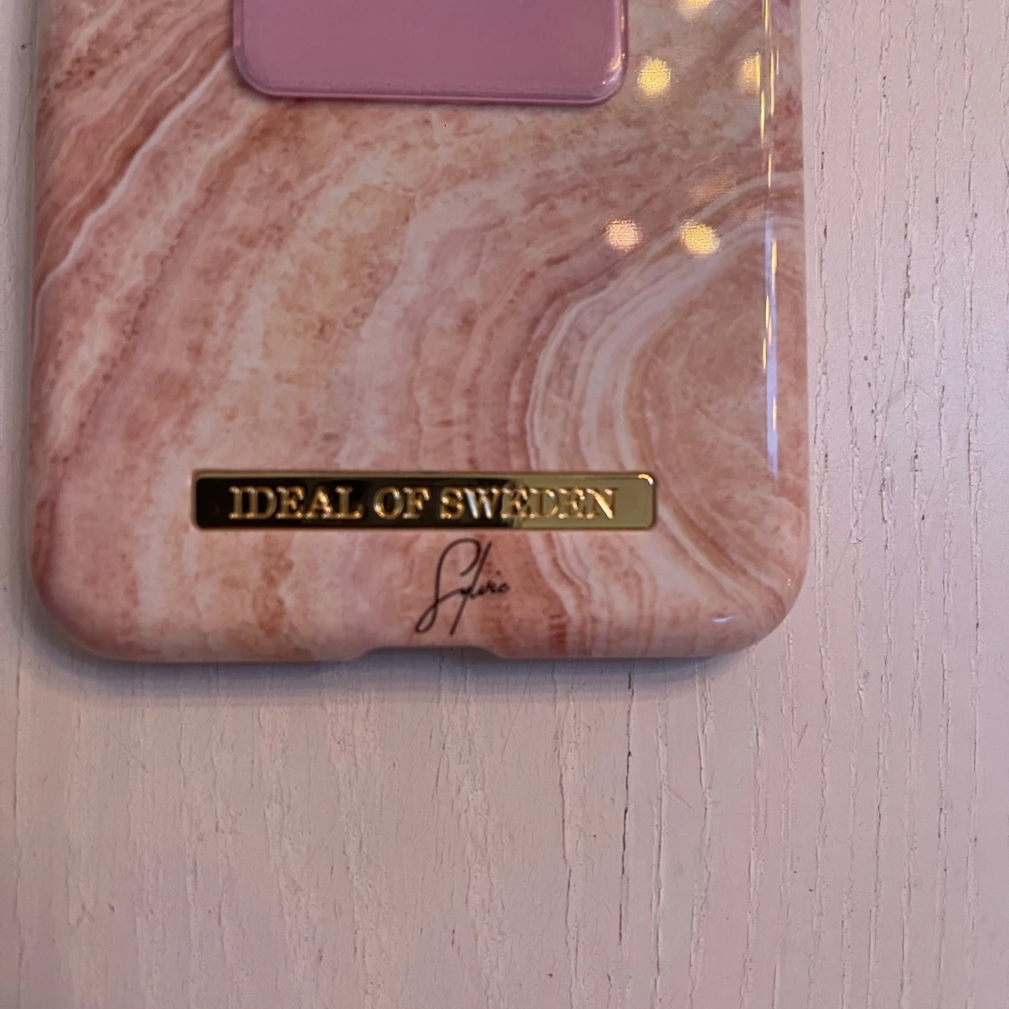 Rosa mobilskal till IPhone xs från Ideal Of Sweden.  - 91