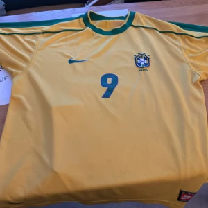 Brasilien tröja från 98 autentisk kom med bud bud - Kom med bud storlek xl