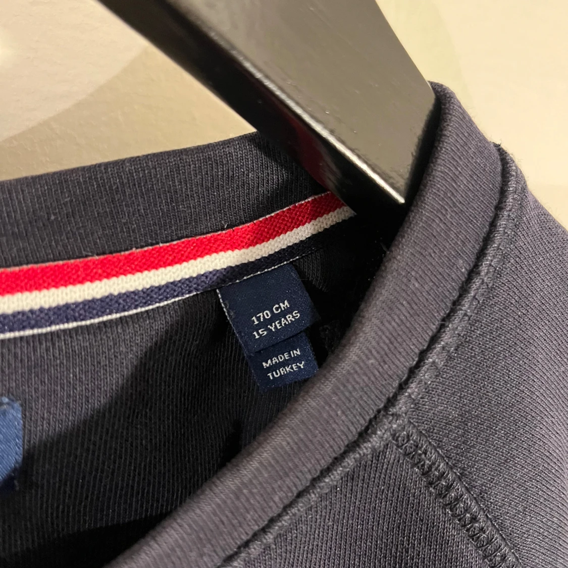 Mörkblå sweatshirt från GANT - 1