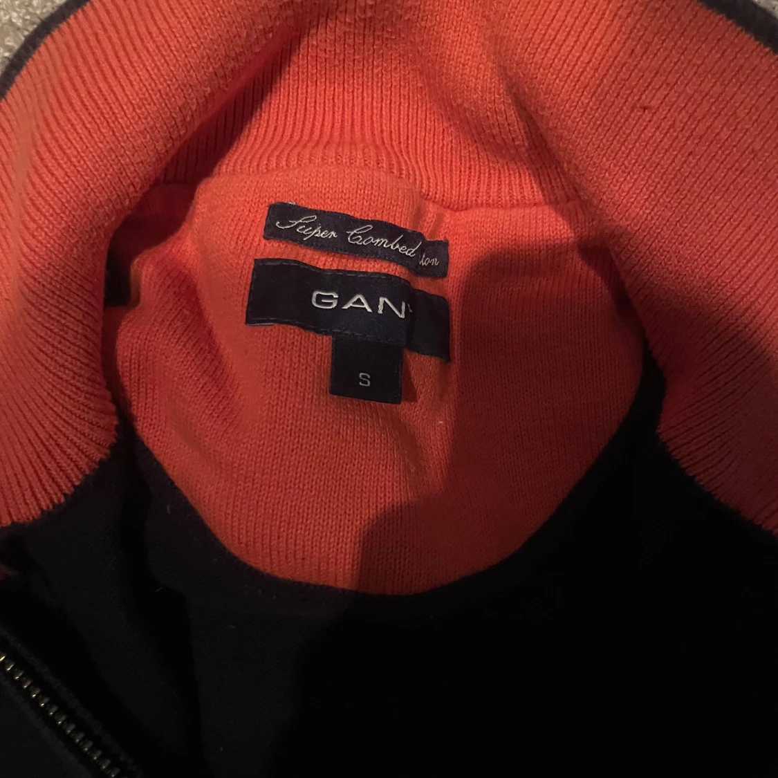 Svart tröja med dragkedja från Gant - 1