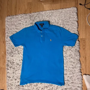 Ralph lauren skjorta  - Väldigt bra skick, size L 14-16, S i vanlig storlek  