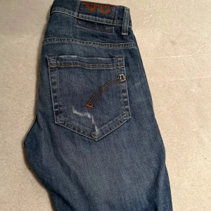 Dondup jeans  - Snygga trendiga dondup jeans. Stilrena! Bara att skriva vid funderingar!