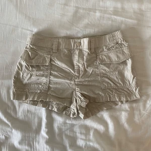Lågmidjade shorts cargo  - Såld
