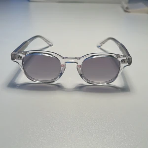 Chimiglasögon - Säljer ett par silvriga chmiglasögon i bra skick!