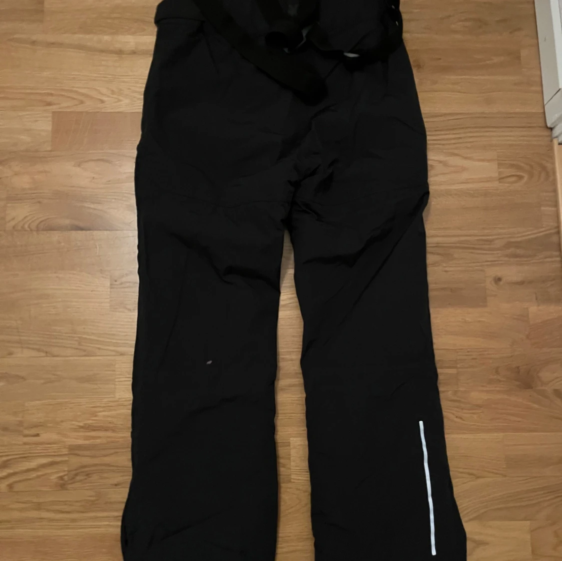 Svarta överdragsbyxor - 1