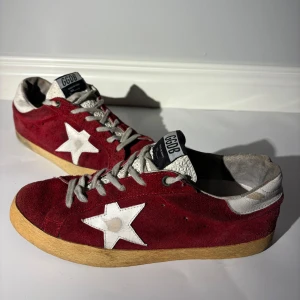 Golden Goose Superstar - Sjukt feta golden goose skor i fint skick! Storlek 41. Hör av er vid frågor!