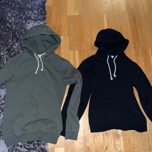 2 pier One Hoodie - Säljer 2 Pier One hoodies för ett grymt pris | Gröna helt oanvänd och svarta använd några gånger | köp båda för 299 eller 1 för 175| Båda Strl XS | Skriv innan om ni är intresserade av dom | riktigt snygga färger ✅👕
