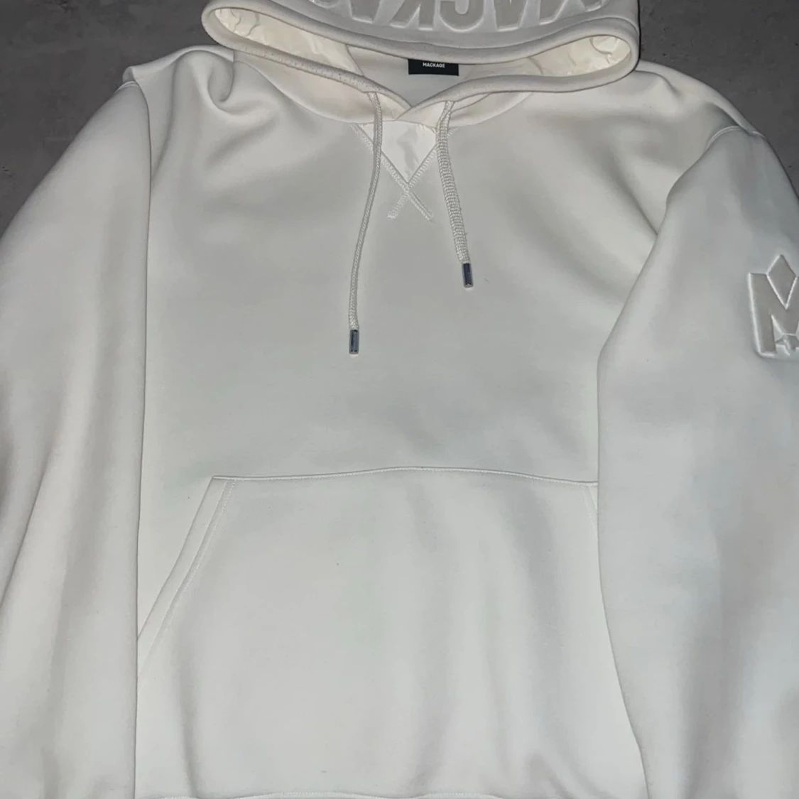 Vit hoodie från Mackage
