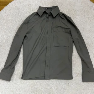 Overshirt  - Storlek M 