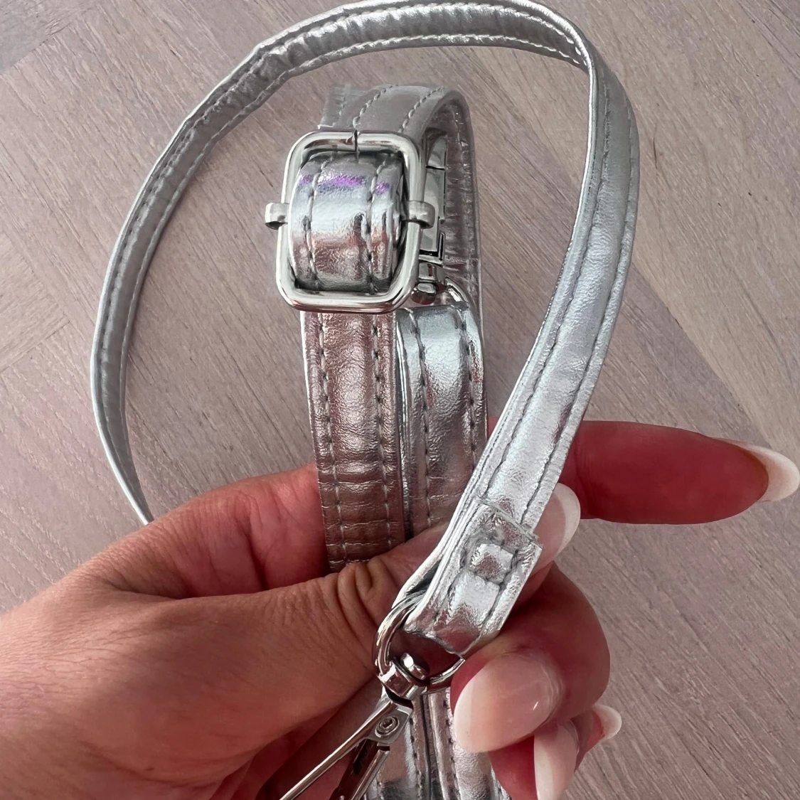 Väska i silverfärgad strass - 91