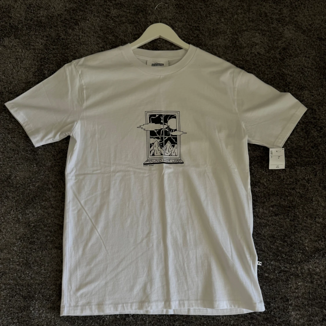 Vit t-shirt från Minimum