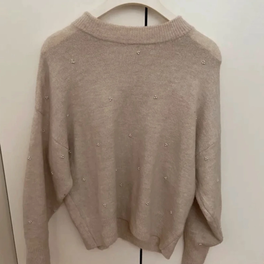 stickad tröja pärlor - 90