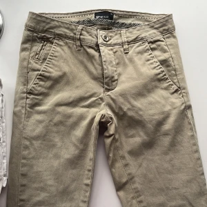 Beige skinny byxor - Beiga skinny byxor, mycket bra skick!